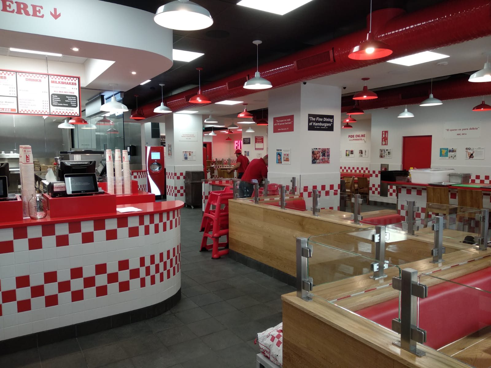 obra e instalaciones restaurante five guys