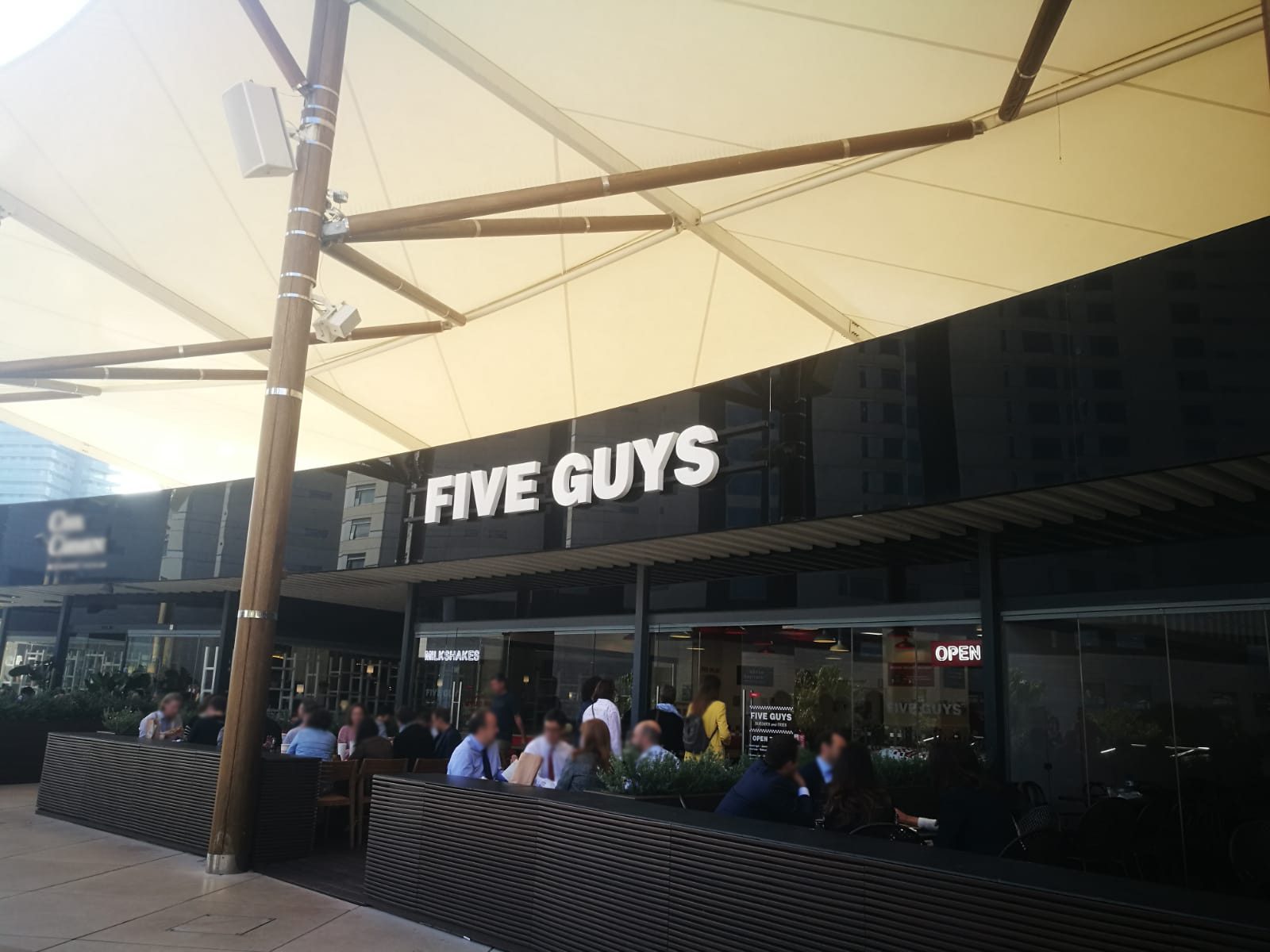 obra restaurante five guys